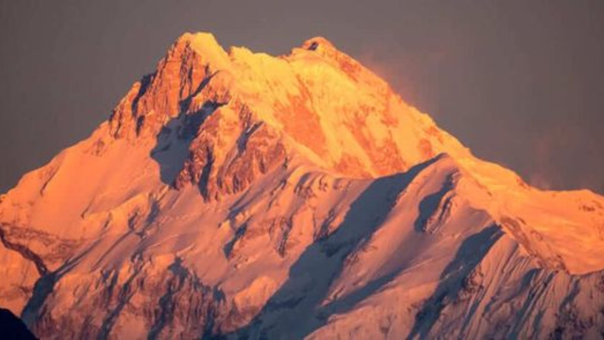 Gunung Kangchenjunga: Gunung Tertinggi Ketiga di Dunia