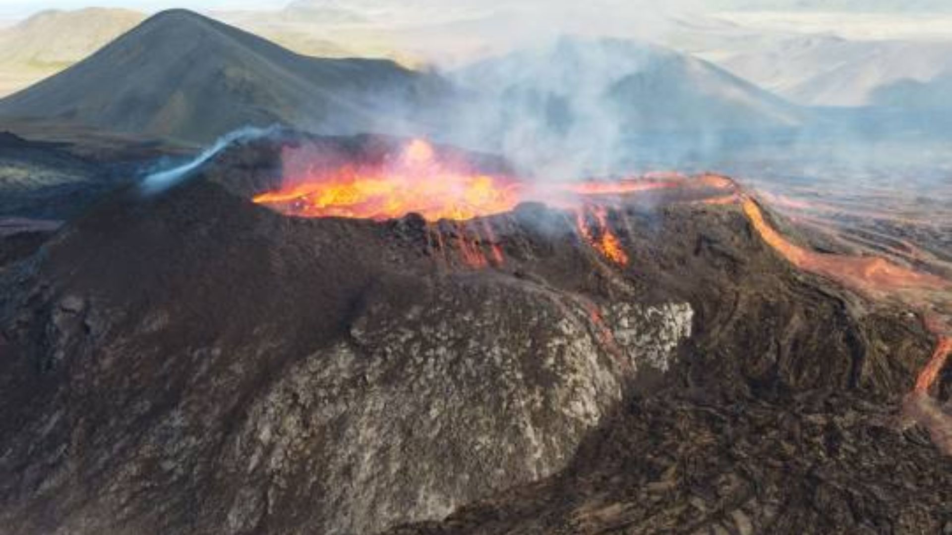 Gunung Mauna Loa: Gunung Api Aktif Terbesar di Dunia