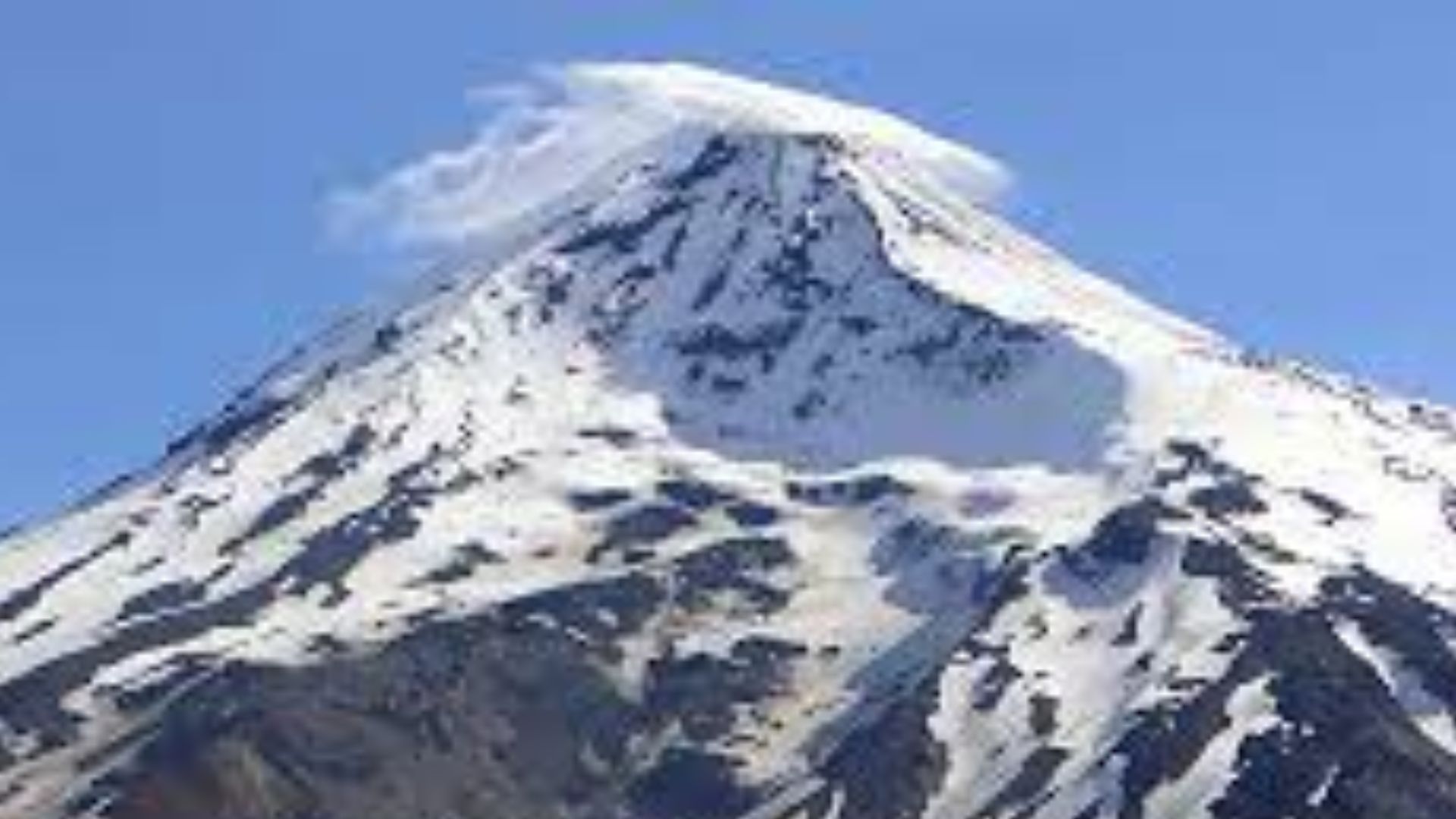 Gunung Lanín: Landmark Terkemuka di Pegunungan Andes